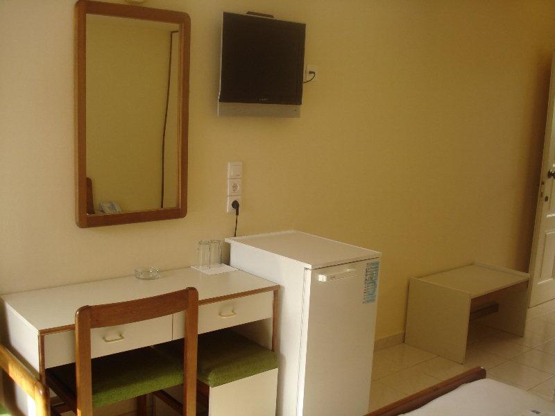 Ionis Hotel Áyios Nikítas Buitenkant foto