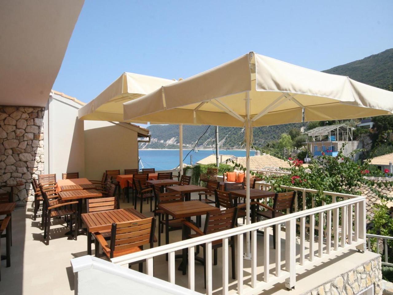 Ionis Hotel Áyios Nikítas Buitenkant foto