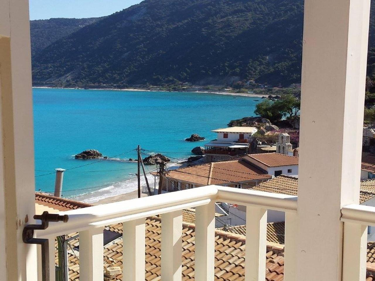 Ionis Hotel Áyios Nikítas Buitenkant foto